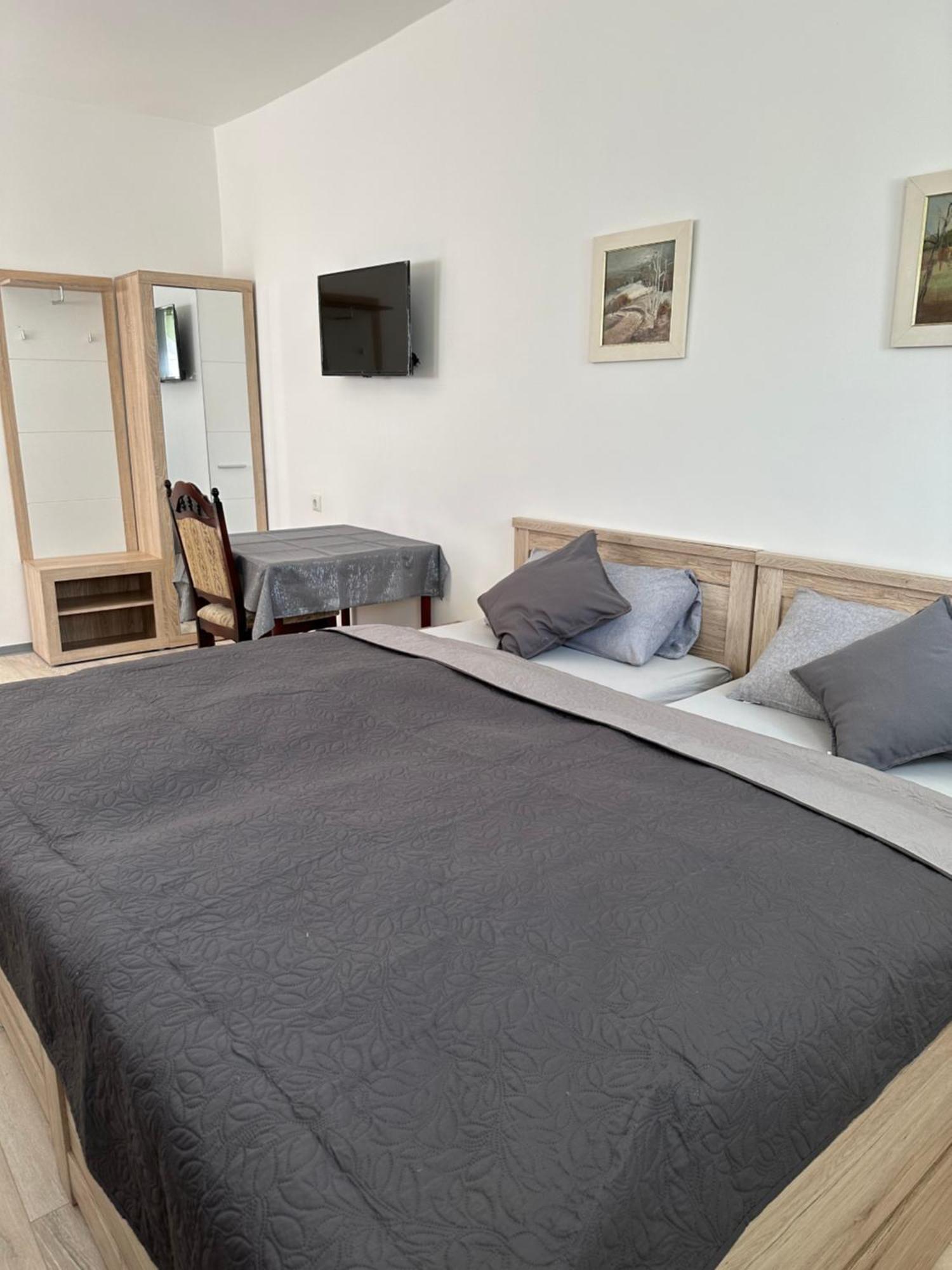 Ein Zimmer Wohnung Am Markt Oelsnitz  Eksteriør bilde